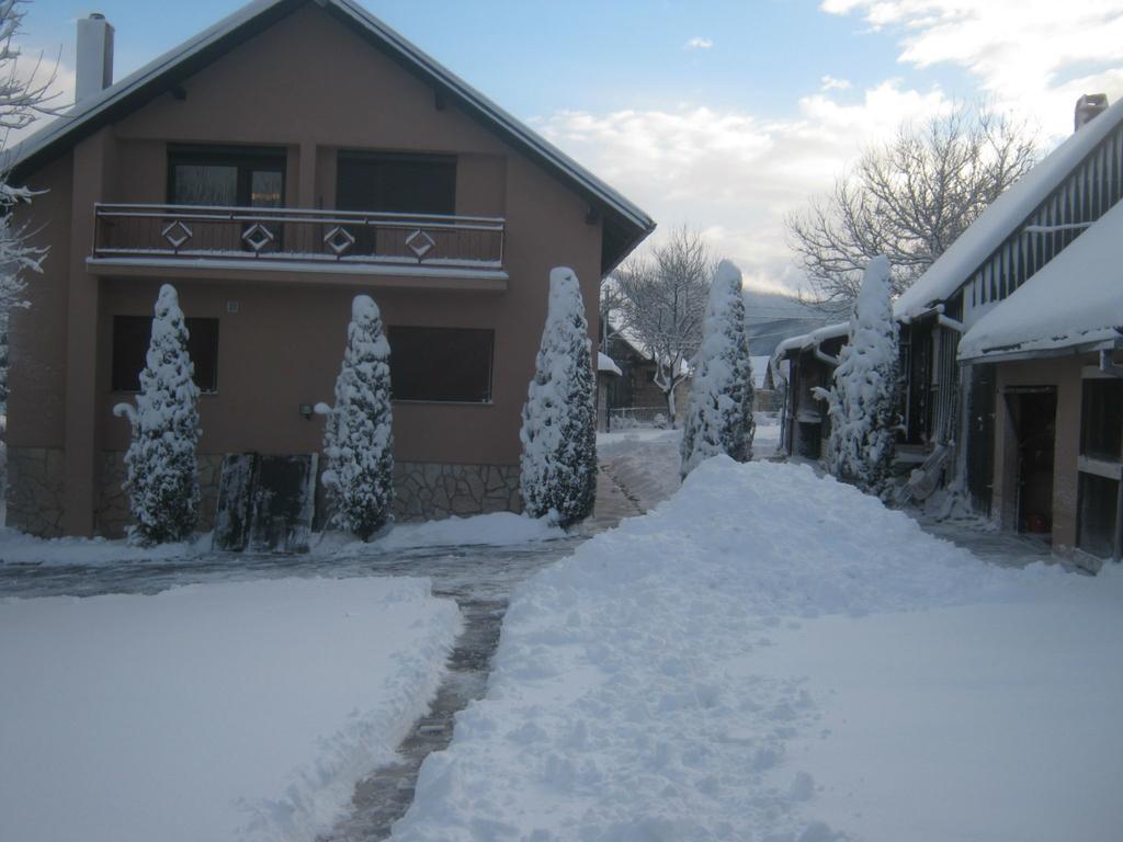 House Pribic Hotel Vrelo Koreničko Exterior foto